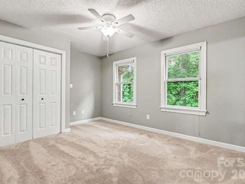 17016 Knoxwood Drive, Huntersville, NC 28078.  MLS# CAR4404785, YatesRealty ID 40007. 