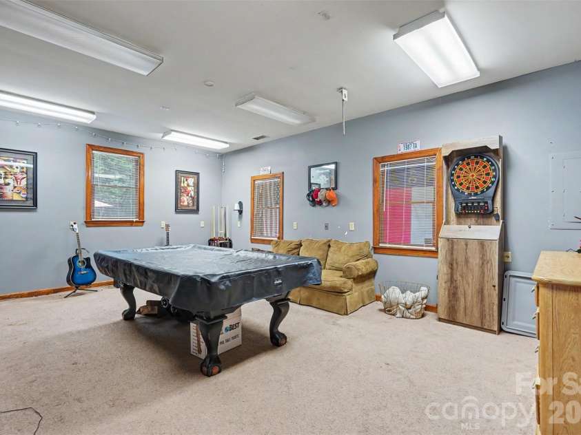 17016 Knoxwood Drive, Huntersville, NC 28078.  MLS# CAR4404785, YatesRealty ID 40007. 
