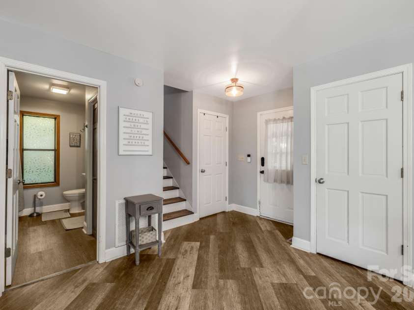 169 Viking Trail, Hendersonville, NC 28739.  MLS# CAR4407046, YatesRealty ID 40009. 