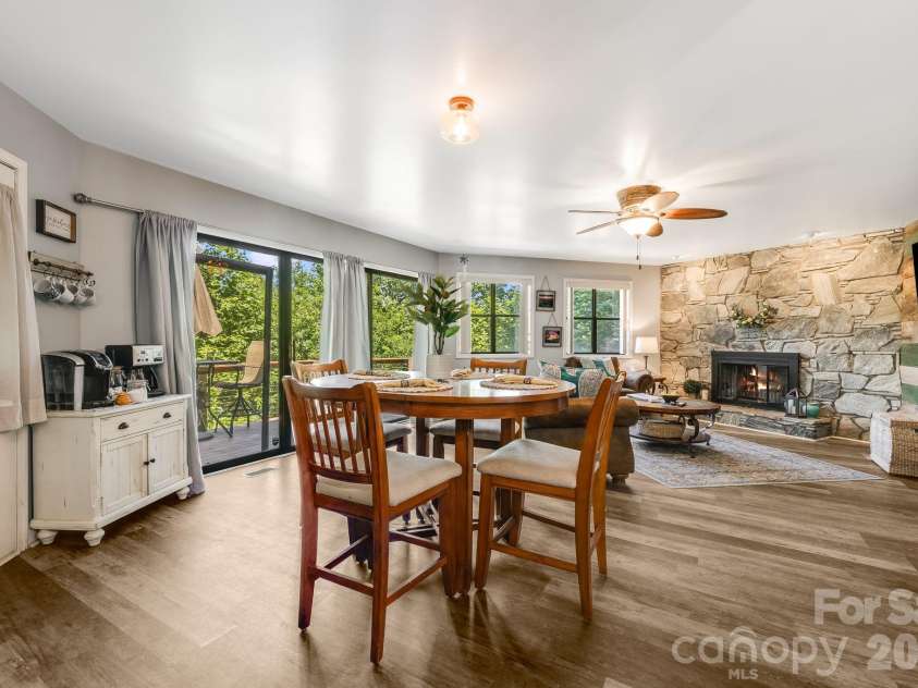 169 Viking Trail, Hendersonville, NC 28739.  MLS# CAR4407046, YatesRealty ID 40009. 