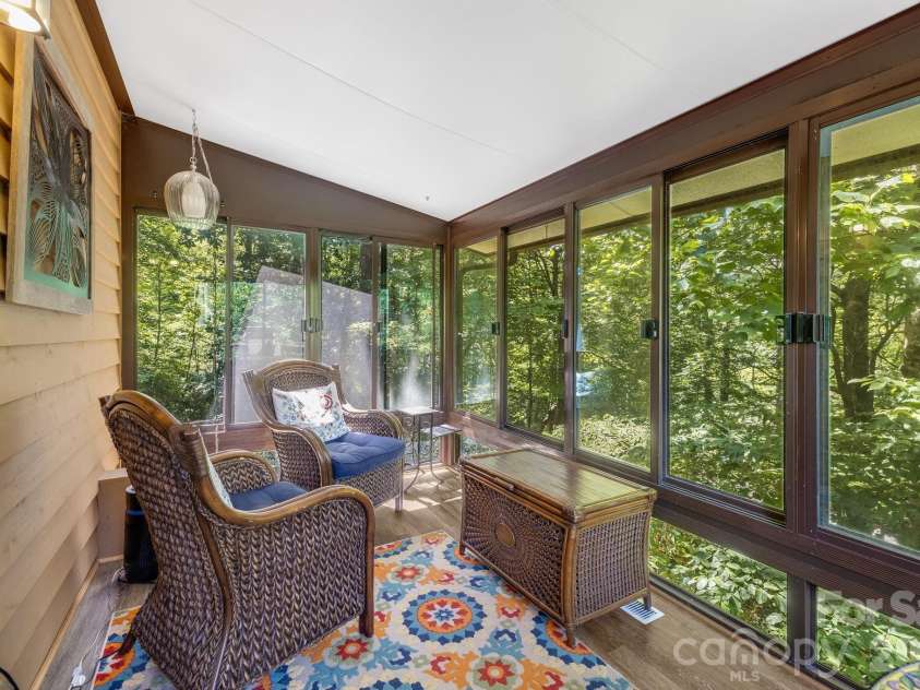 169 Viking Trail, Hendersonville, NC 28739.  MLS# CAR4407046, YatesRealty ID 40009. 