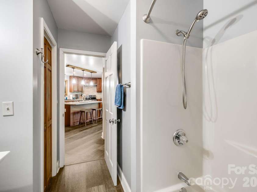 169 Viking Trail, Hendersonville, NC 28739.  MLS# CAR4407046, YatesRealty ID 40009. 