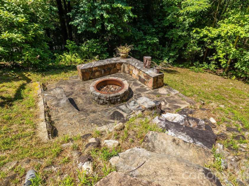 169 Viking Trail, Hendersonville, NC 28739.  MLS# CAR4407046, YatesRealty ID 40009. 