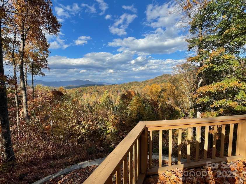178 Tablerock Drive, Saluda, NC 28773.  MLS# CAR4257453, YatesRealty ID 4001. 