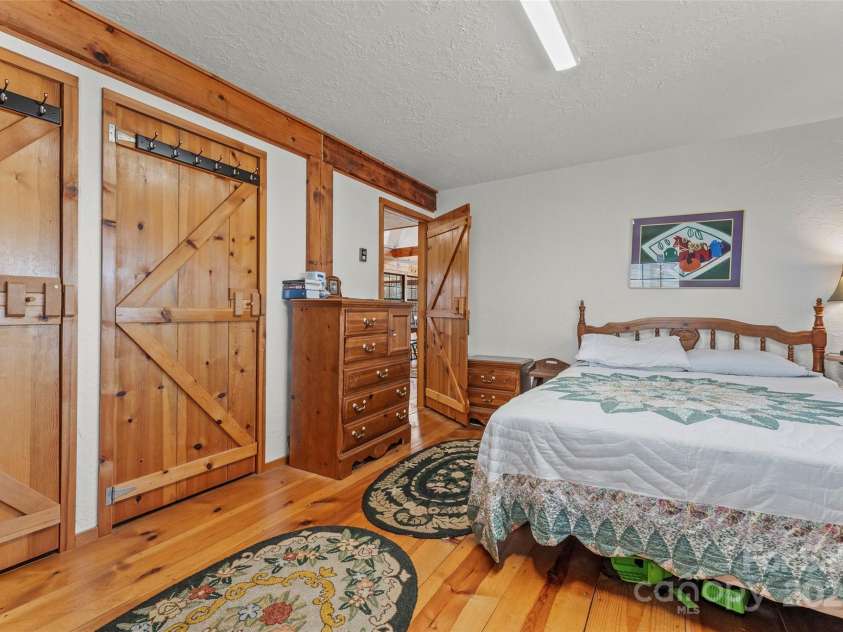 178 Tablerock Drive, Saluda, NC 28773.  MLS# CAR4257453, YatesRealty ID 4001. 