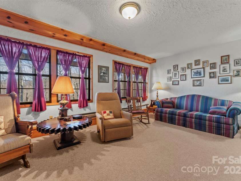 178 Tablerock Drive, Saluda, NC 28773.  MLS# CAR4257453, YatesRealty ID 4001. 