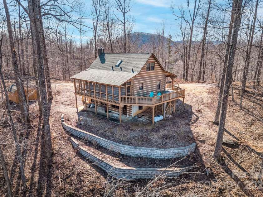 178 Tablerock Drive, Saluda, NC 28773.  MLS# CAR4257453, YatesRealty ID 4001. 