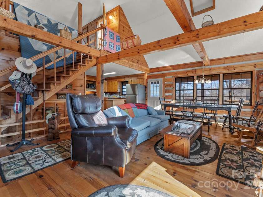 178 Tablerock Drive, Saluda, NC 28773.  MLS# CAR4318272, YatesRealty ID 4001. 