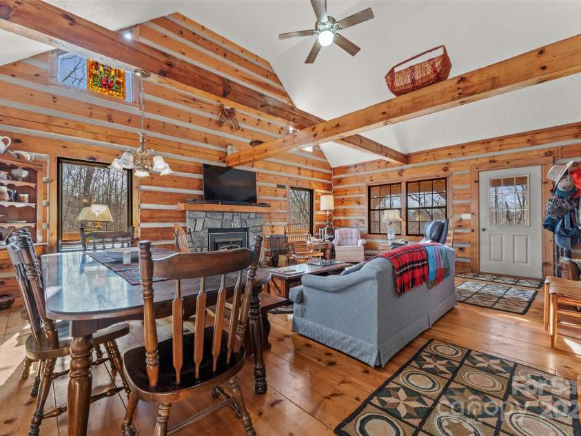 178 Tablerock Drive, Saluda, NC 28773.  MLS# CAR4318272, YatesRealty ID 4001. 