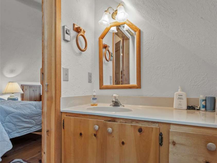 178 Tablerock Drive, Saluda, NC 28773.  MLS# CAR4318272, YatesRealty ID 4001. 