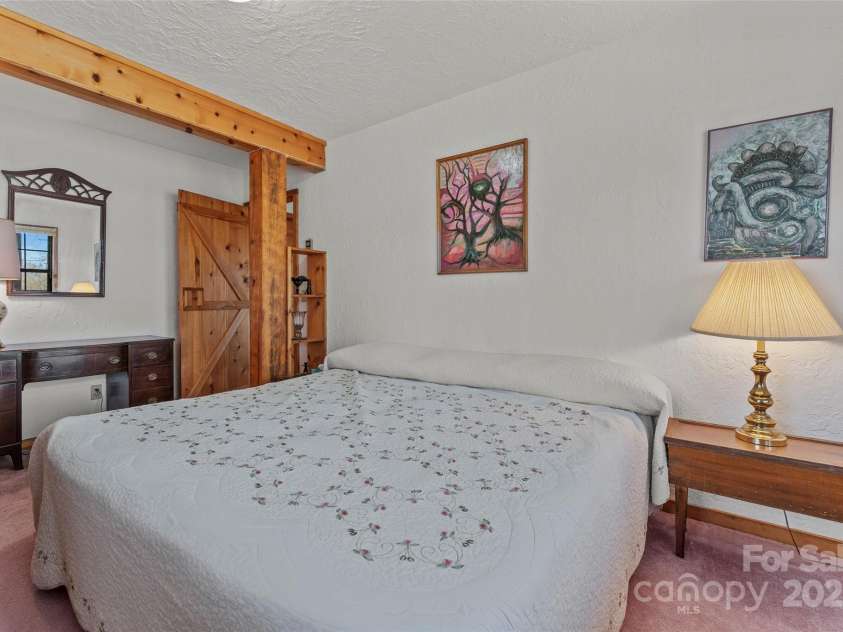 178 Tablerock Drive, Saluda, NC 28773.  MLS# CAR4318272, YatesRealty ID 4001. 