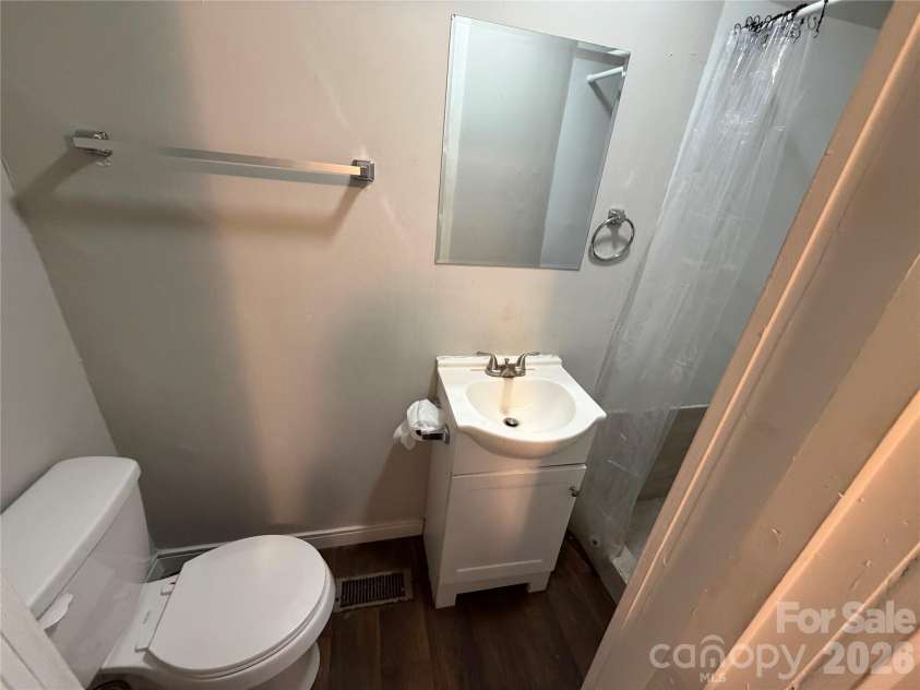 2620 Celia Avenue, Charlotte, NC 28216.  MLS# CAR4334902, YatesRealty ID 4001. 