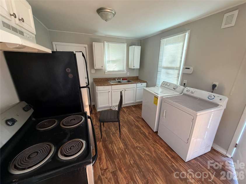 2620 Celia Avenue, Charlotte, NC 28216.  MLS# CAR4334902, YatesRealty ID 4001. Appliances aren't included. Seller chose to remove them after pictures. 
