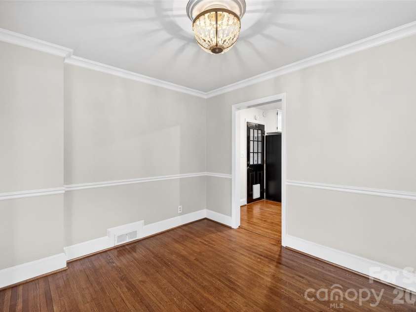 4508 Bradbury Drive, Charlotte, NC 28209.  MLS# CAR4355768, YatesRealty ID 4001. 