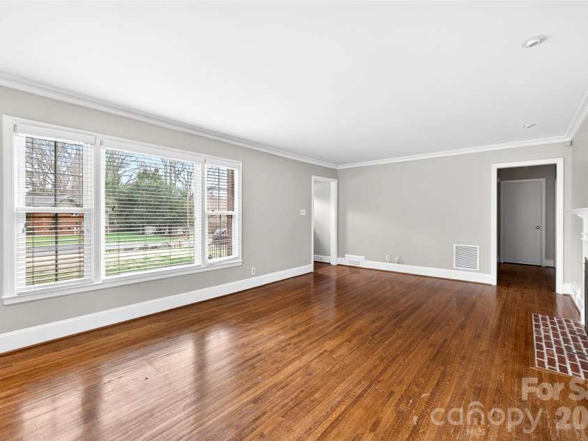 4508 Bradbury Drive, Charlotte, NC 28209.  MLS# CAR4355768, YatesRealty ID 4001. 