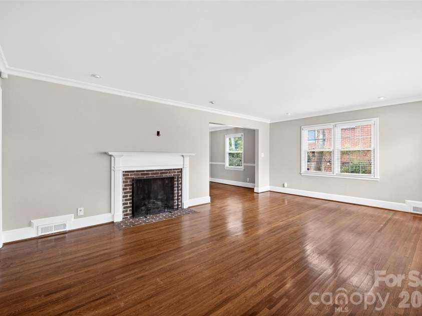 4508 Bradbury Drive, Charlotte, NC 28209.  MLS# CAR4355768, YatesRealty ID 4001. 