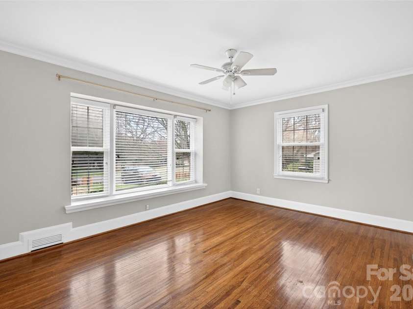4508 Bradbury Drive, Charlotte, NC 28209.  MLS# CAR4355768, YatesRealty ID 4001. 