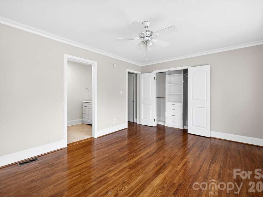 4508 Bradbury Drive, Charlotte, NC 28209.  MLS# CAR4355768, YatesRealty ID 4001. 