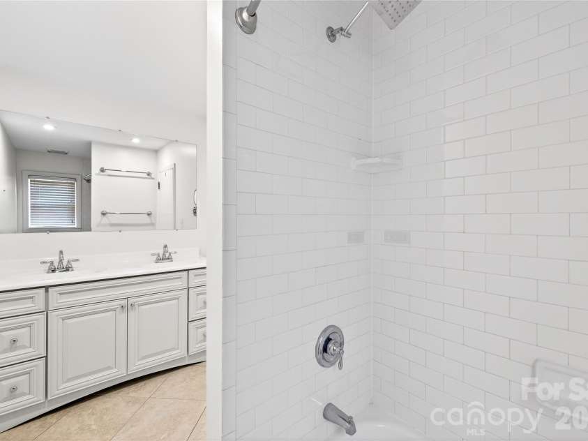 4508 Bradbury Drive, Charlotte, NC 28209.  MLS# CAR4355768, YatesRealty ID 4001. 
