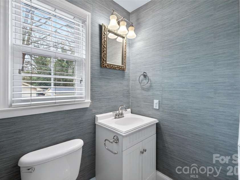 4508 Bradbury Drive, Charlotte, NC 28209.  MLS# CAR4355768, YatesRealty ID 4001. 