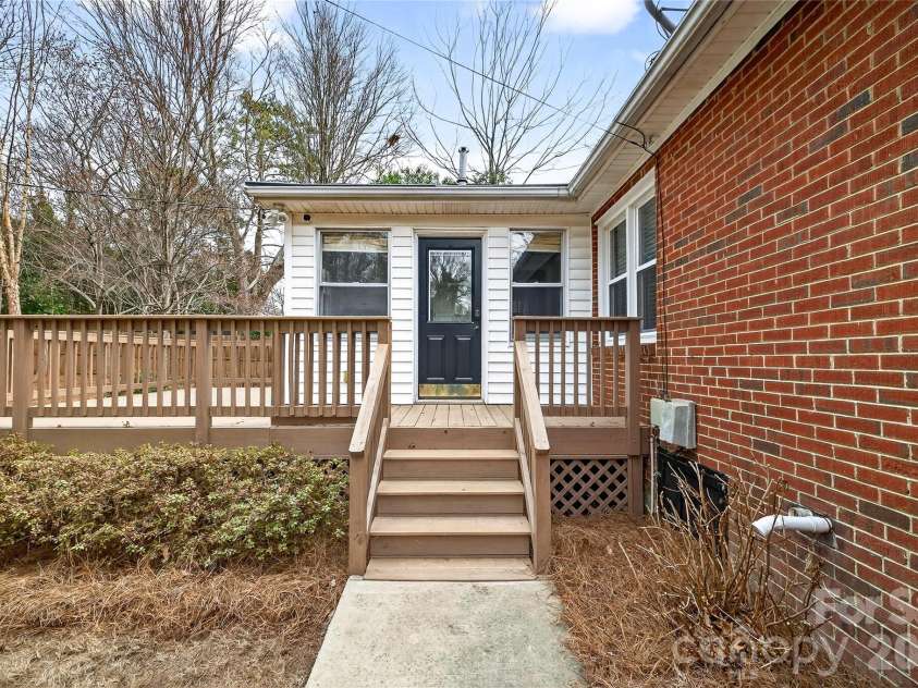 4508 Bradbury Drive, Charlotte, NC 28209.  MLS# CAR4355768, YatesRealty ID 4001. 
