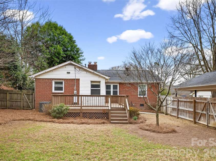 4508 Bradbury Drive, Charlotte, NC 28209.  MLS# CAR4355768, YatesRealty ID 4001. 