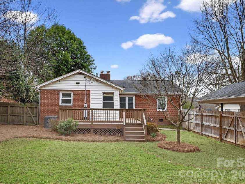 4508 Bradbury Drive, Charlotte, NC 28209.  MLS# CAR4355768, YatesRealty ID 4001. 