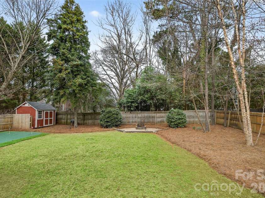 4508 Bradbury Drive, Charlotte, NC 28209.  MLS# CAR4355768, YatesRealty ID 4001. 
