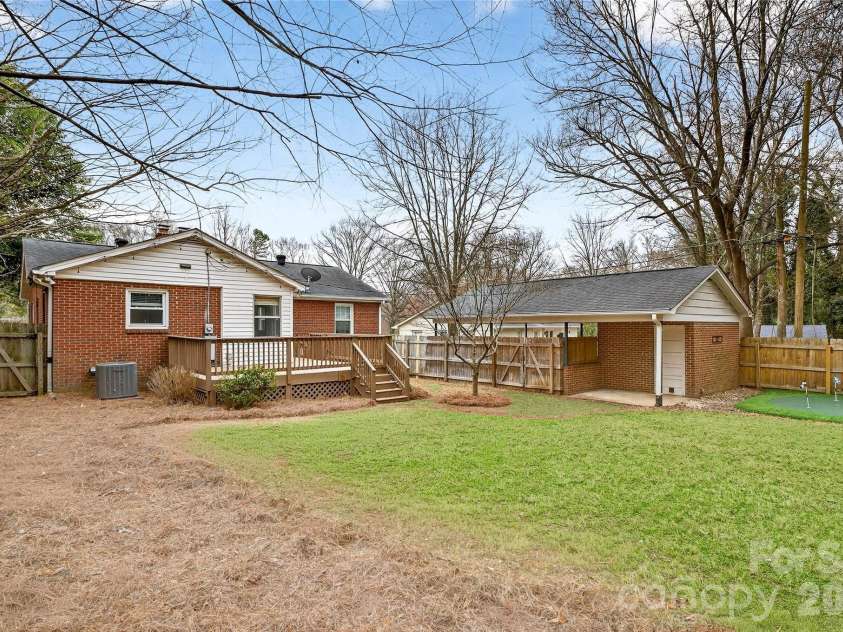 4508 Bradbury Drive, Charlotte, NC 28209.  MLS# CAR4355768, YatesRealty ID 4001. 