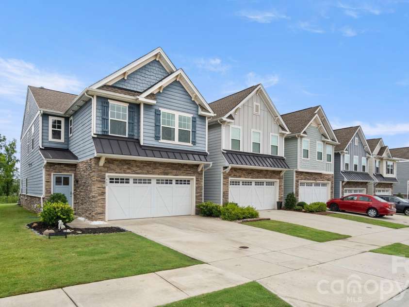 7460 Hartsfield Drive, Lancaster, SC 29720.  MLS# CAR4407879, YatesRealty ID 40010. 
