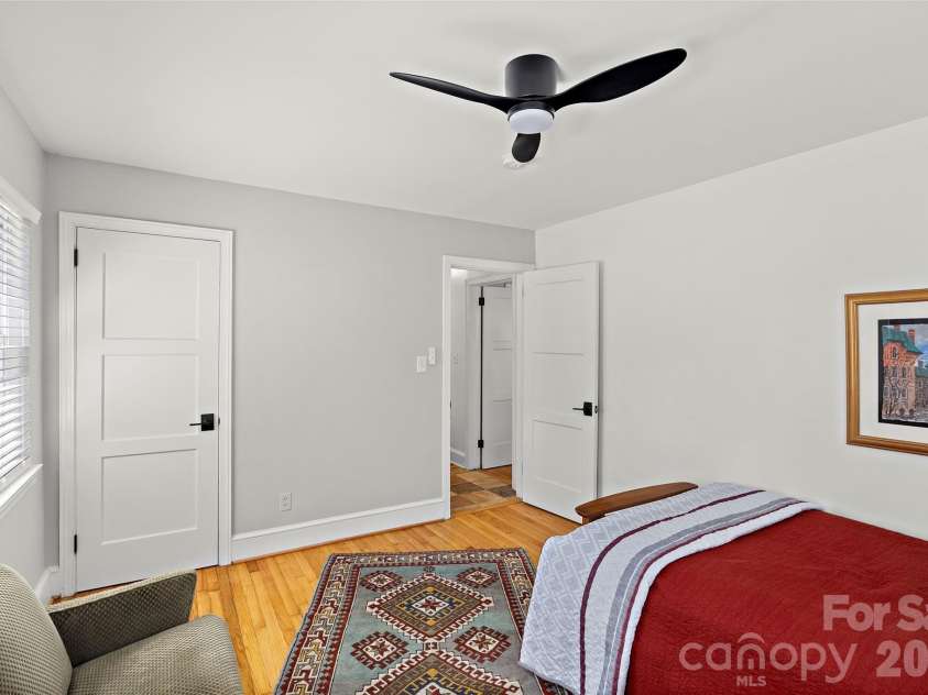 3928 Langhorne Avenue, Charlotte, NC 28205.  MLS# CAR4406840, YatesRealty ID 40011. 