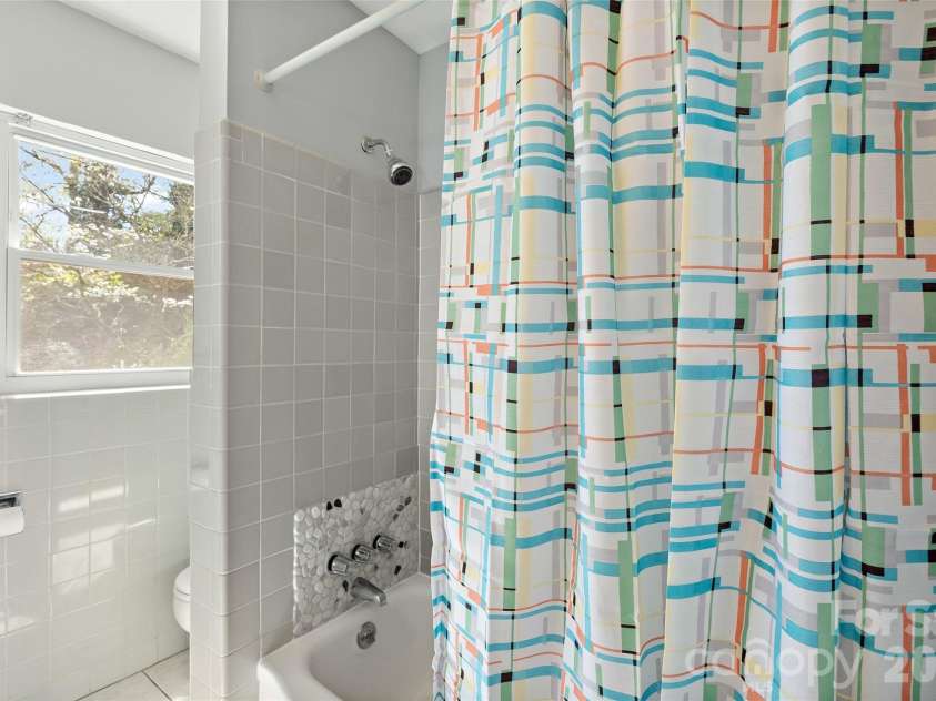 3928 Langhorne Avenue, Charlotte, NC 28205.  MLS# CAR4406840, YatesRealty ID 40011. 
