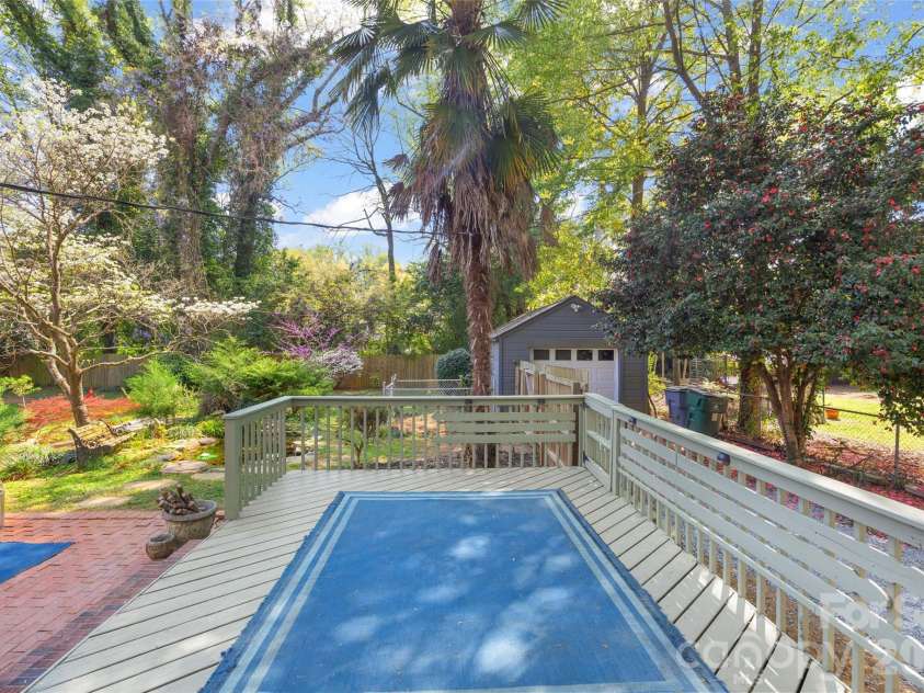 3928 Langhorne Avenue, Charlotte, NC 28205.  MLS# CAR4406840, YatesRealty ID 40011. 