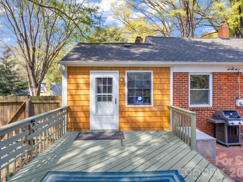 3928 Langhorne Avenue, Charlotte, NC 28205.  MLS# CAR4406840, YatesRealty ID 40011. 