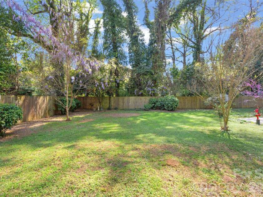 3928 Langhorne Avenue, Charlotte, NC 28205.  MLS# CAR4406840, YatesRealty ID 40011. 