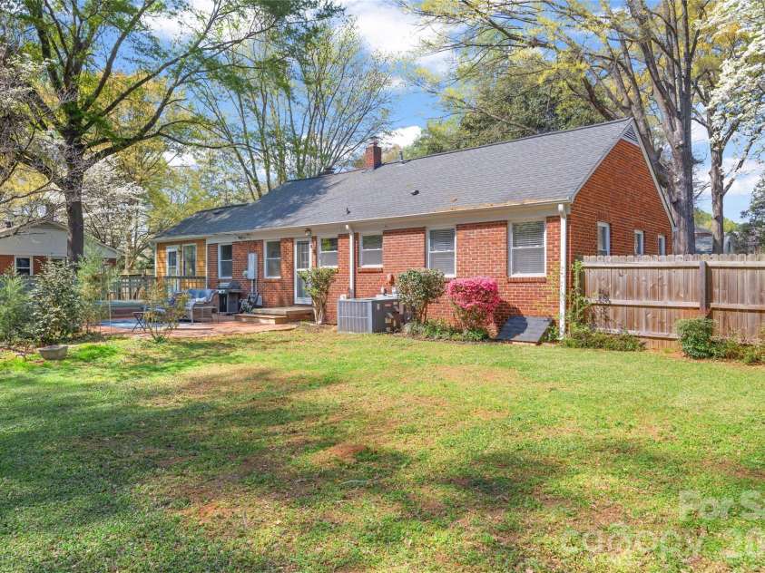3928 Langhorne Avenue, Charlotte, NC 28205.  MLS# CAR4406840, YatesRealty ID 40011. 