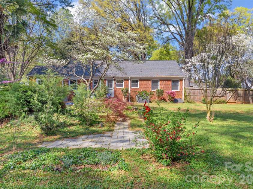 3928 Langhorne Avenue, Charlotte, NC 28205.  MLS# CAR4406840, YatesRealty ID 40011. 