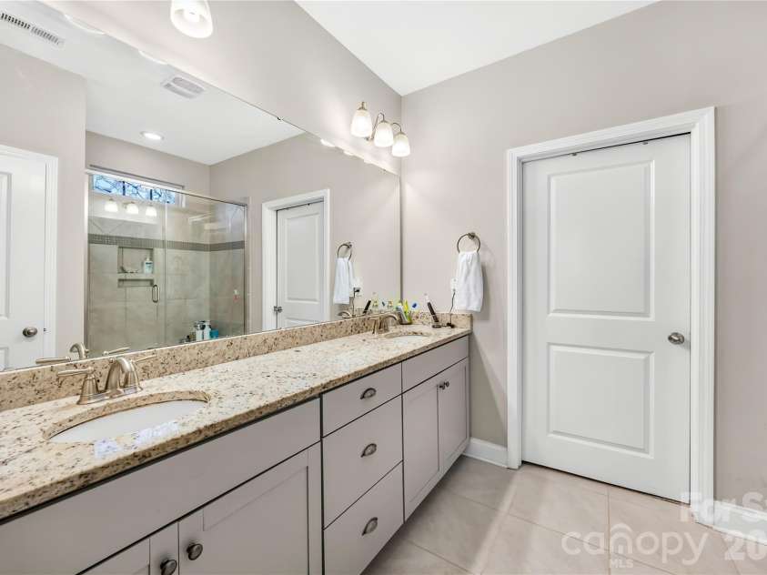 4270 Legacy Drive, Denver, NC 28037.  MLS# CAR4406996, YatesRealty ID 40012. 