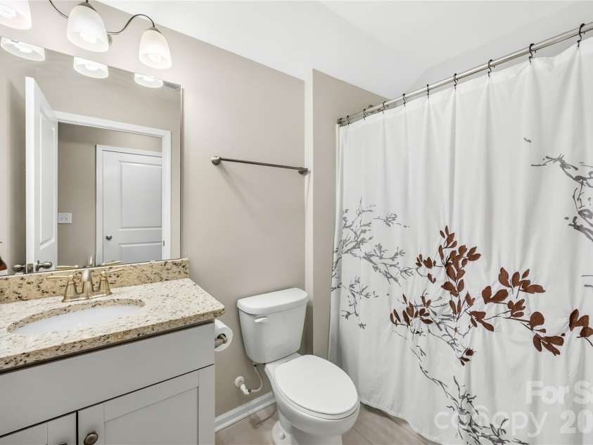 4270 Legacy Drive, Denver, NC 28037.  MLS# CAR4406996, YatesRealty ID 40012. 