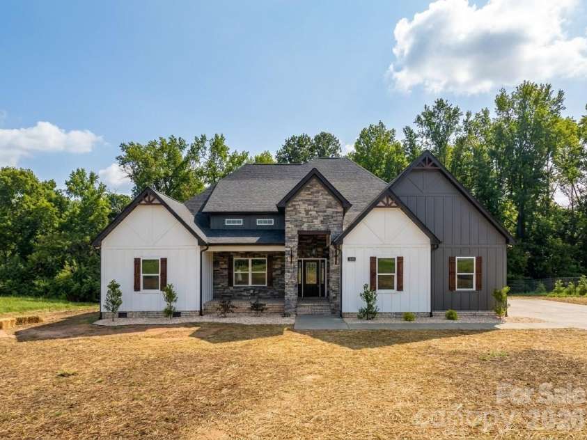 1007 Harrogate Drive, Bessemer City, NC 28016.  MLS# CAR4400104, YatesRealty ID 40013. 