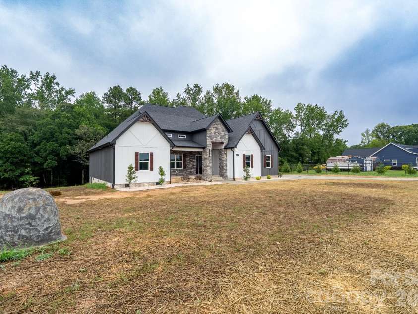 1007 Harrogate Drive, Bessemer City, NC 28016.  MLS# CAR4400104, YatesRealty ID 40013. 
