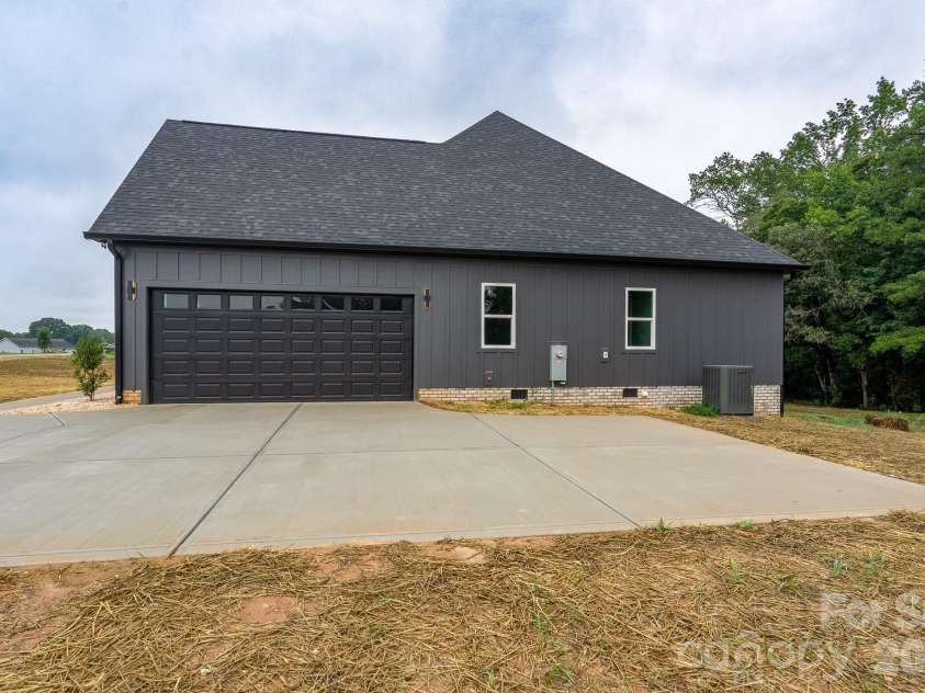 1007 Harrogate Drive, Bessemer City, NC 28016.  MLS# CAR4400104, YatesRealty ID 40013. 