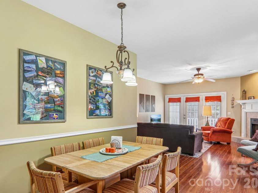 3311 Sandy Drive, Hendersonville, NC 28792.  MLS# CAR4406829, YatesRealty ID 40014. Great space for relaxing or entertaining