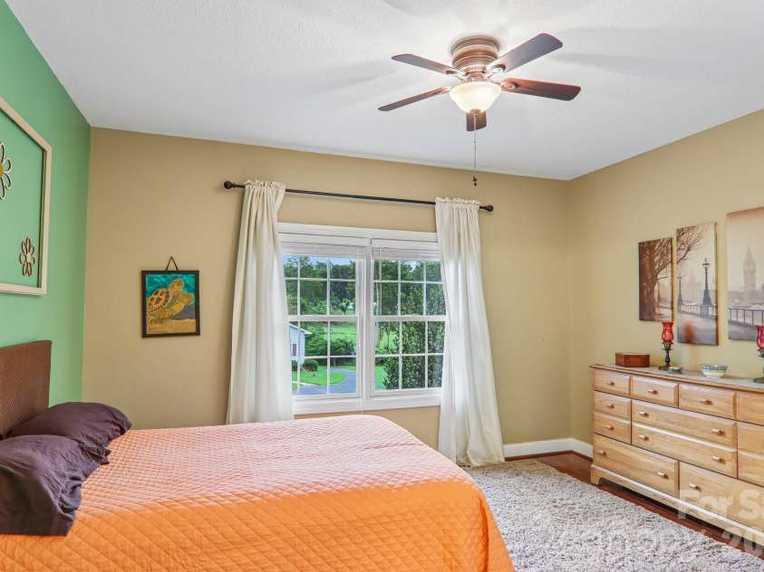 3311 Sandy Drive, Hendersonville, NC 28792.  MLS# CAR4406829, YatesRealty ID 40014. Large window