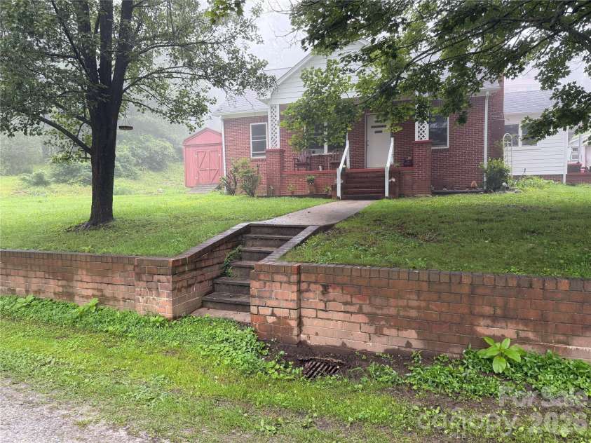 77 Maple Road, Spruce Pine, NC 28777.  MLS# CAR4407771, YatesRealty ID 40015. 