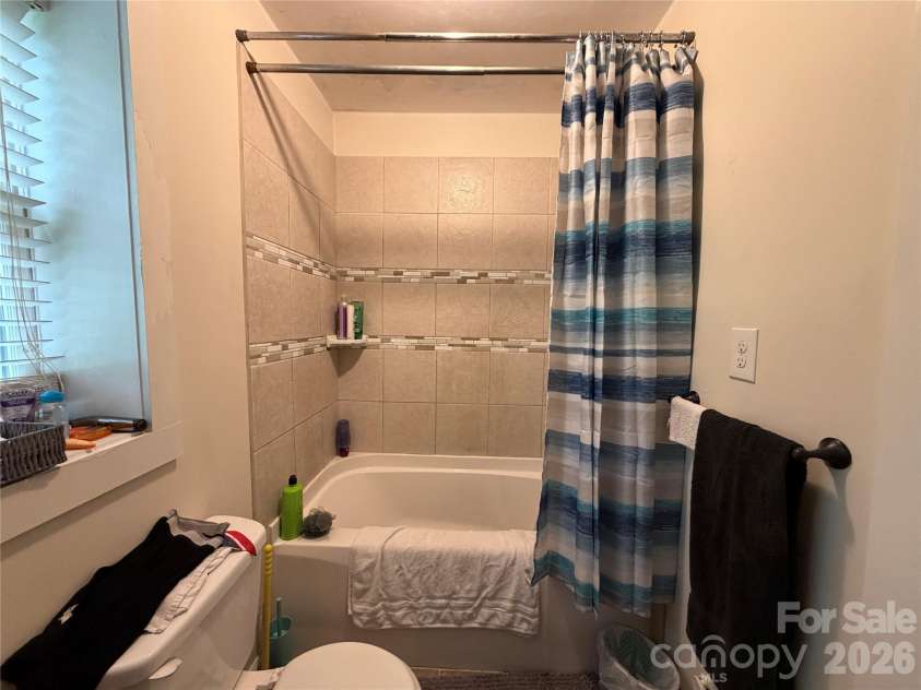 77 Maple Road, Spruce Pine, NC 28777.  MLS# CAR4407771, YatesRealty ID 40015. Bath