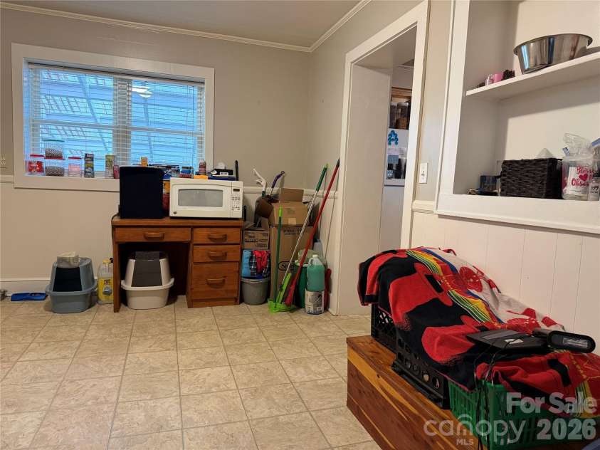 77 Maple Road, Spruce Pine, NC 28777.  MLS# CAR4407771, YatesRealty ID 40015. Dining