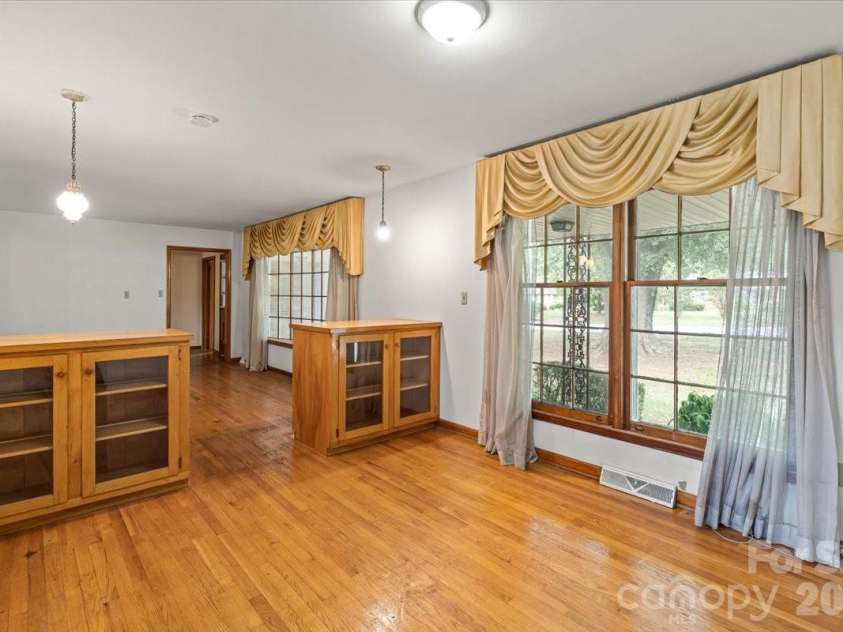 816 Clinton Avenue, Lancaster, SC 29720.  MLS# CAR4407967, YatesRealty ID 40017. 