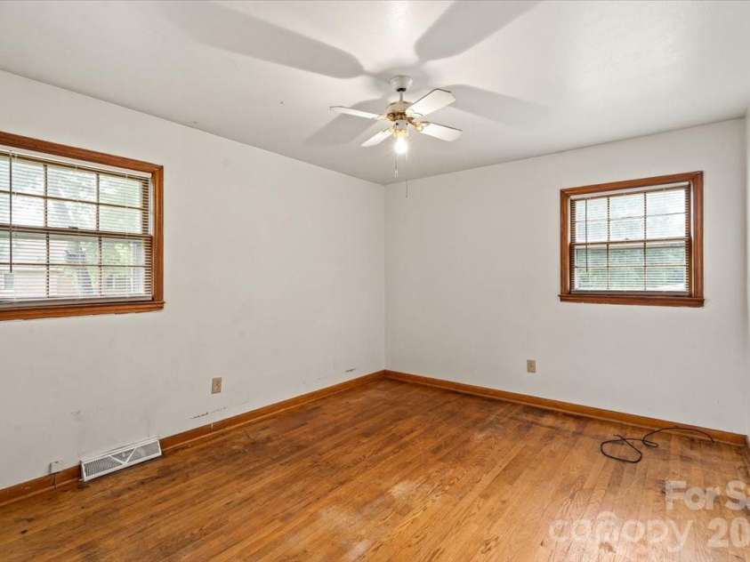816 Clinton Avenue, Lancaster, SC 29720.  MLS# CAR4407967, YatesRealty ID 40017. 