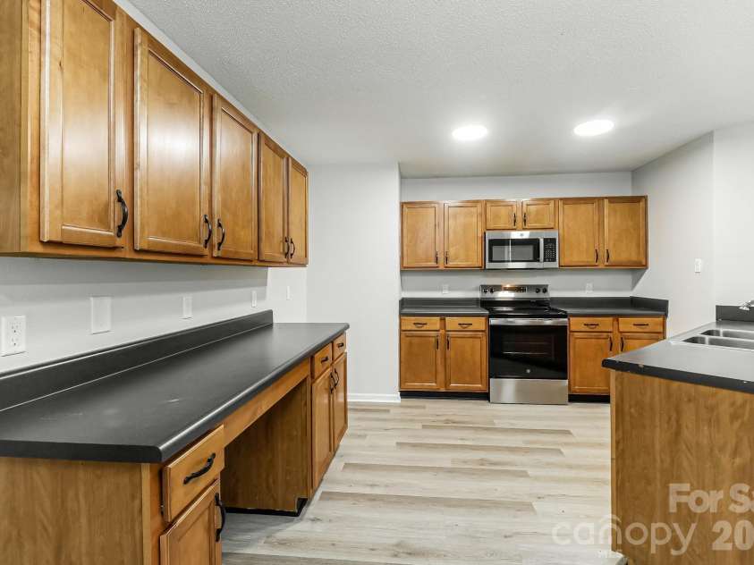 1436 Tygress Drive, Kannapolis, NC 28081.  MLS# CAR4407982, YatesRealty ID 40018. 
